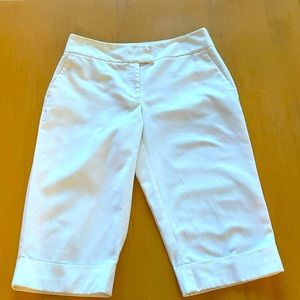 ELLAVIE CAPRIS SHORTS